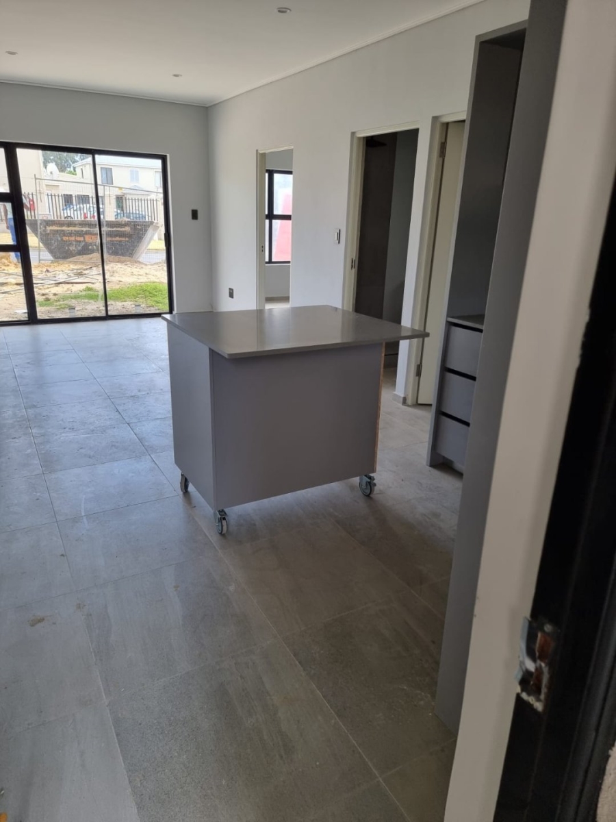 1 Bedroom Property for Sale in Table View Western Cape